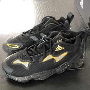 Adidas Exhibit A Candace Parker women’s basketball shoes, size 5, new in box